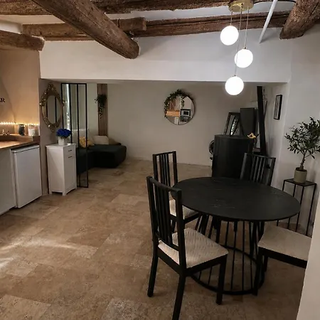 Casa vacanze Maisonnette Campagne Rénovée Saint-Geniès-de-Comolas